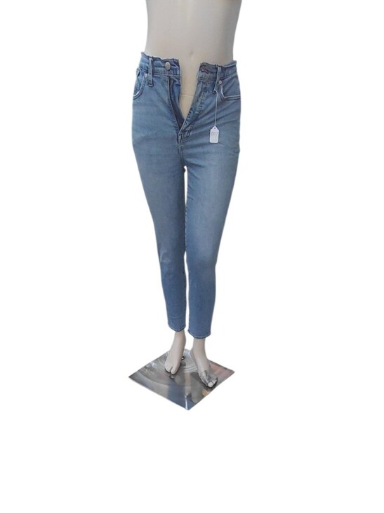 Madewell Denim - 8417....Women's Madewell High-Rise Straight Leg Mom Jeans Size 28